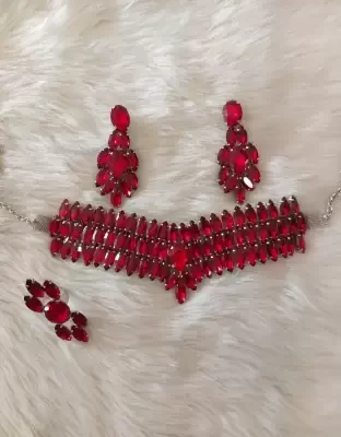 glass jewllery combo set in mahroon colour with earrings