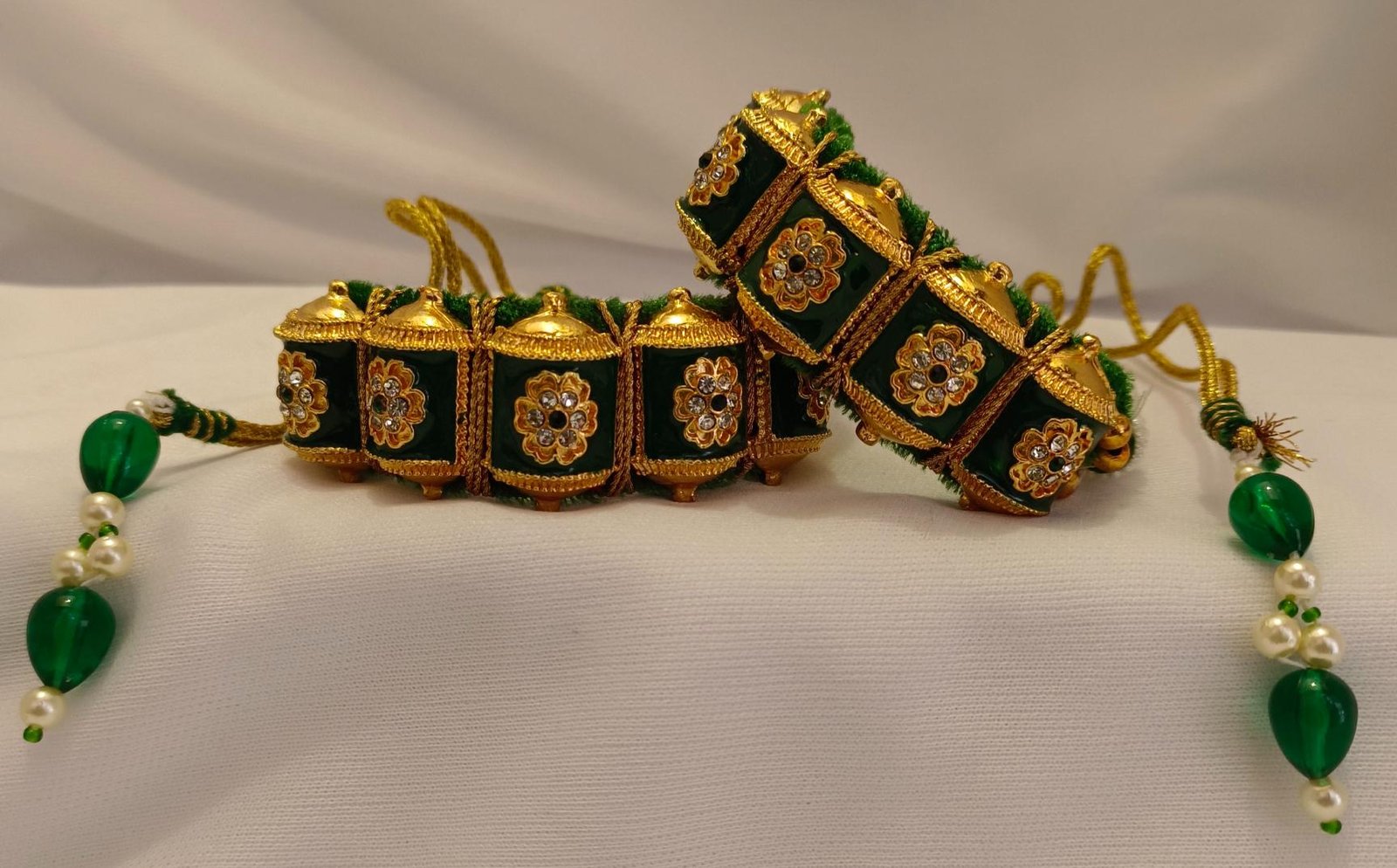 Rajasthani Green Minakari Pochi Set