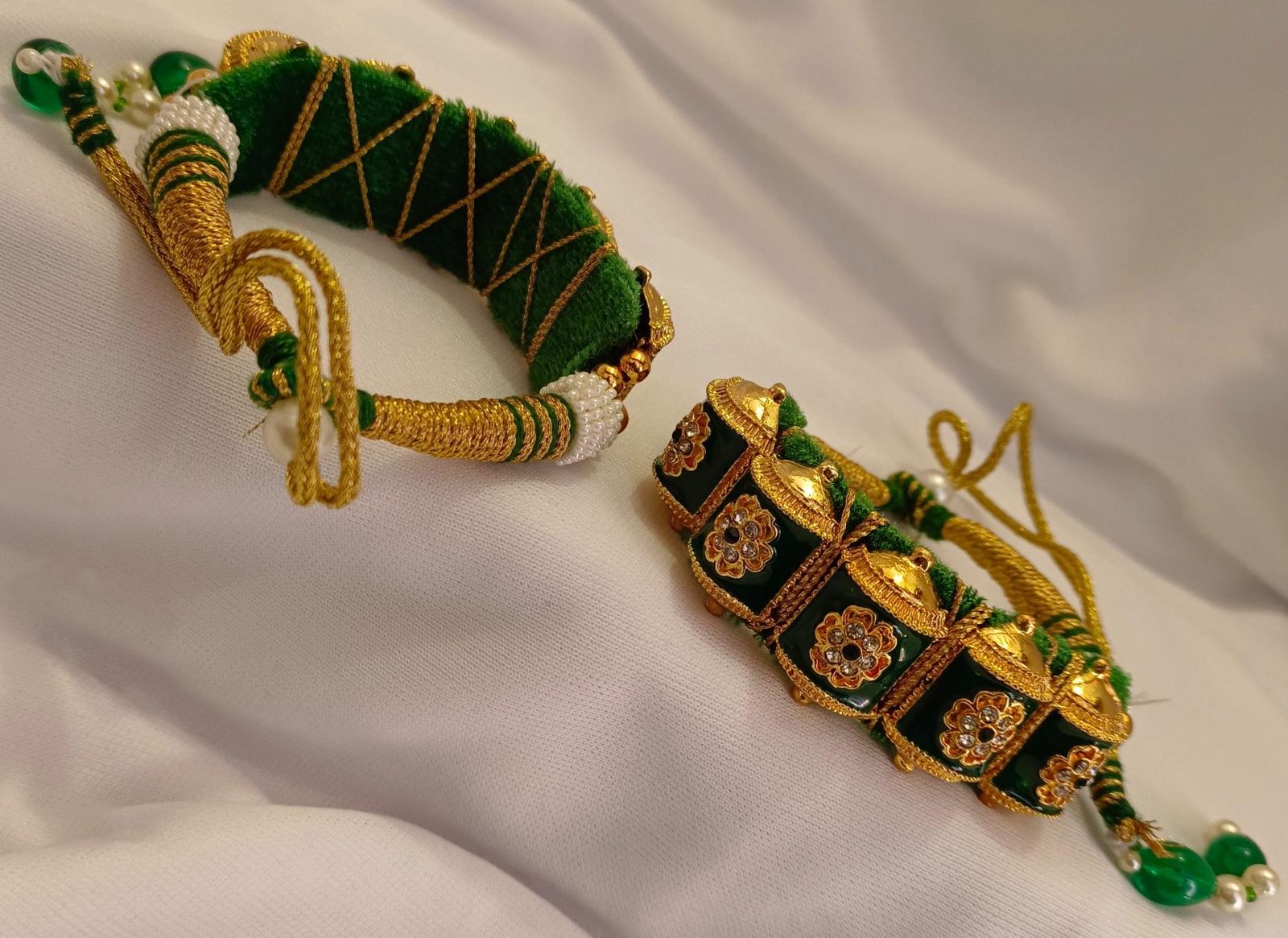 Rajasthani Green Minakari Pochi Set - Image 3