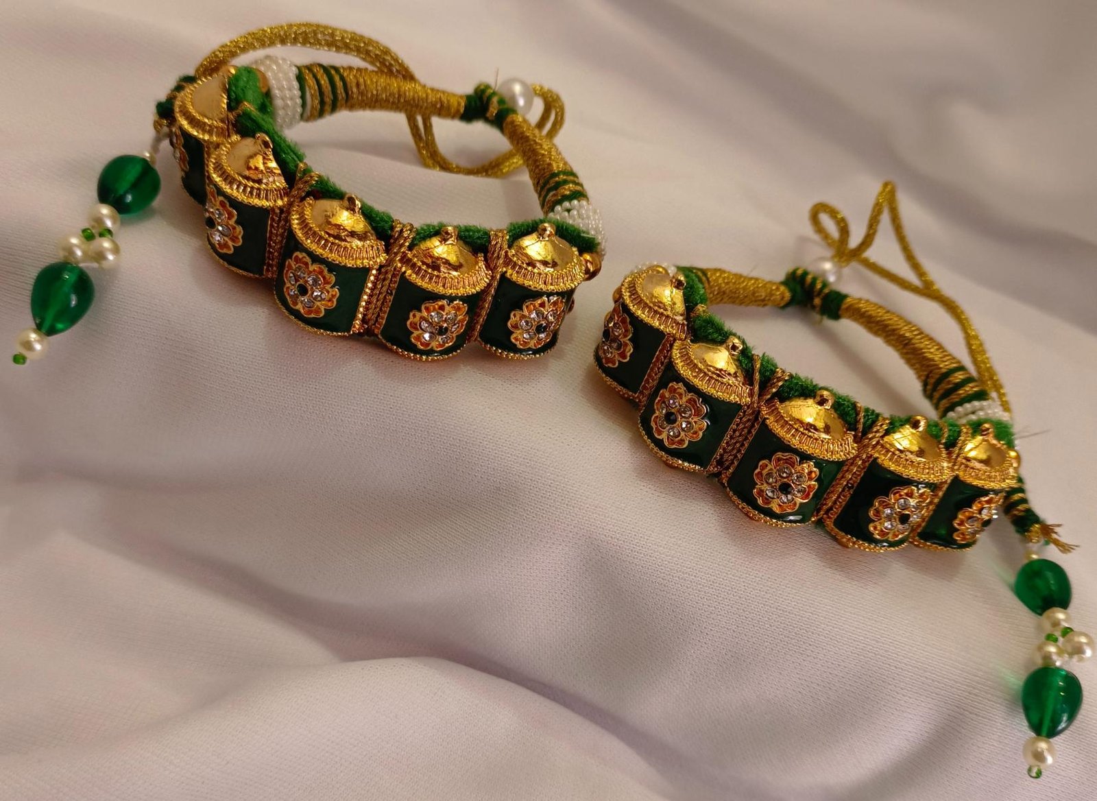 Rajasthani Green Minakari Pochi Set - Image 4